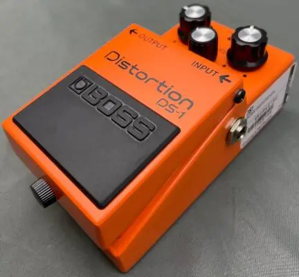 BOSS - DS1 Distortion Pedal 2